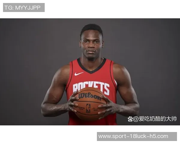 巴格利替补出战9分钟勇斗恩比德贡献6分3篮板3助攻1抢断表现亮眼